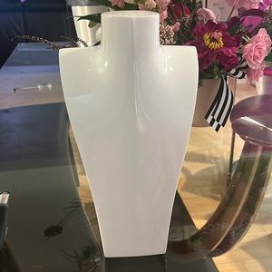 Kendra Scott small Necklace Display